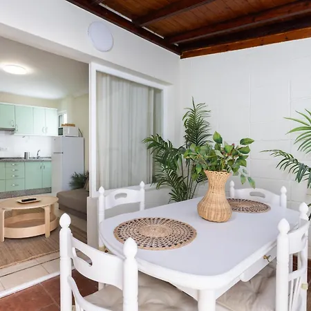 Lägenhet Tranquil Coastal Escape, *